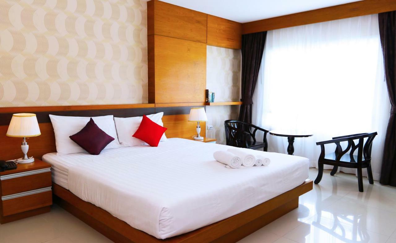 Alexander Hotel Patong Extérieur photo
