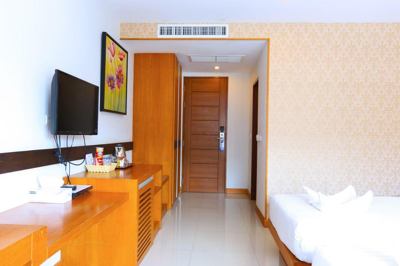 Alexander Hotel Patong Extérieur photo