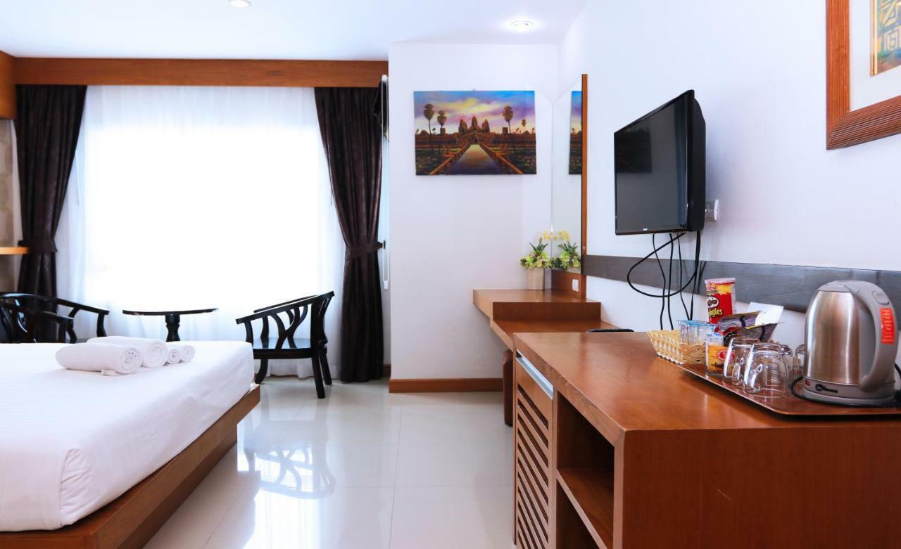 Alexander Hotel Patong Extérieur photo