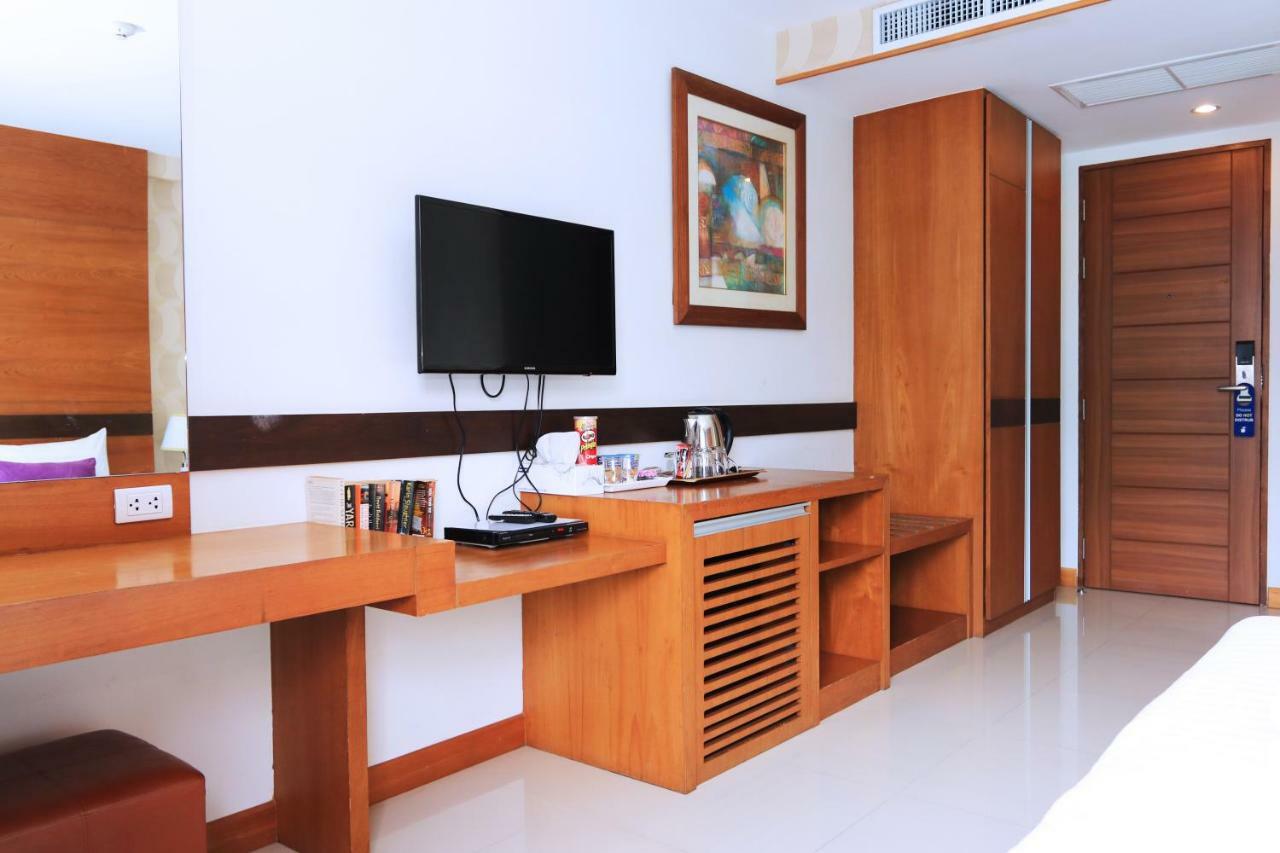 Alexander Hotel Patong Extérieur photo