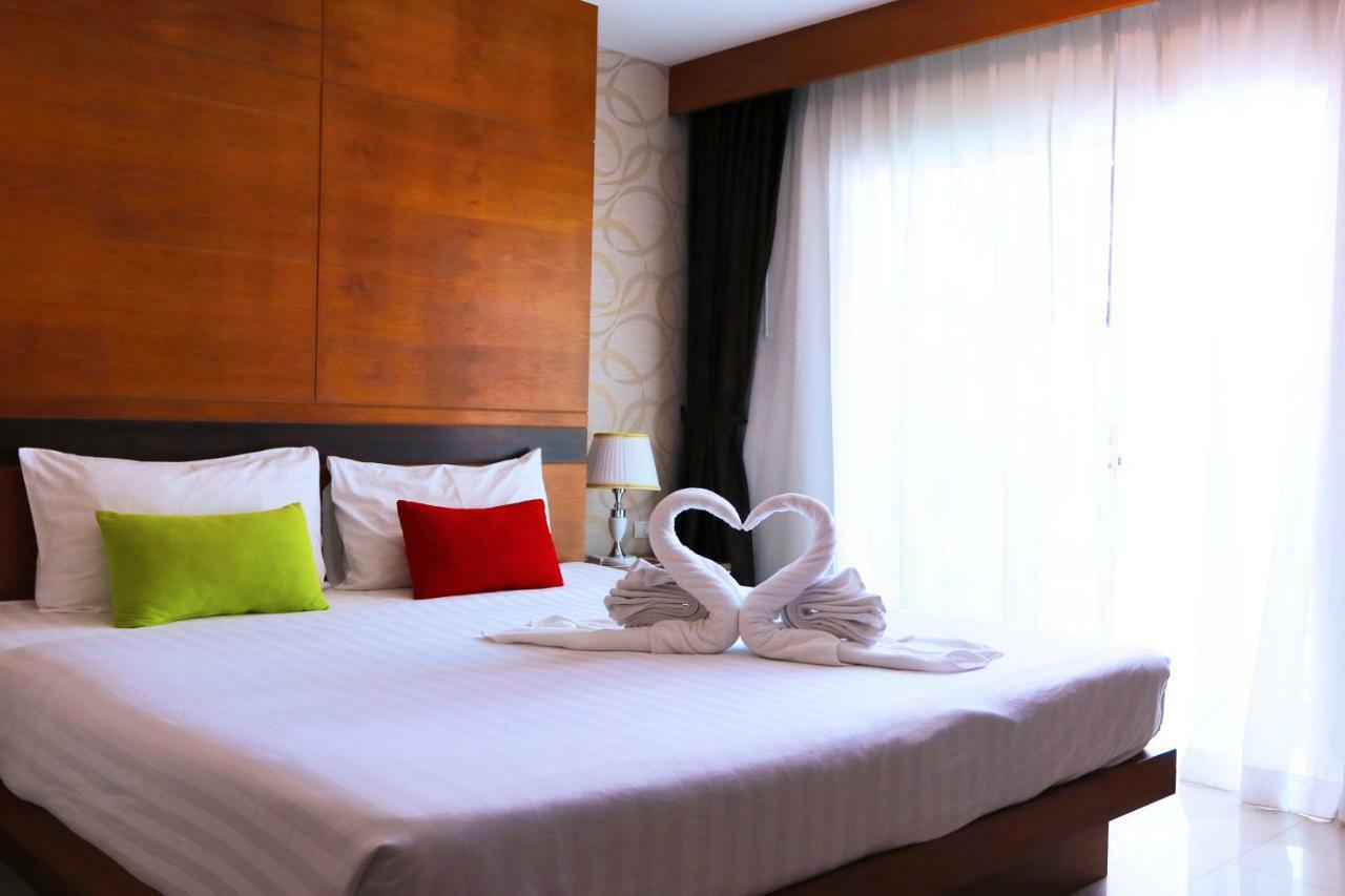 Alexander Hotel Patong Extérieur photo
