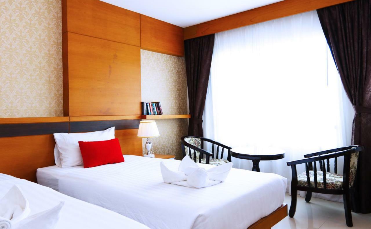 Alexander Hotel Patong Extérieur photo