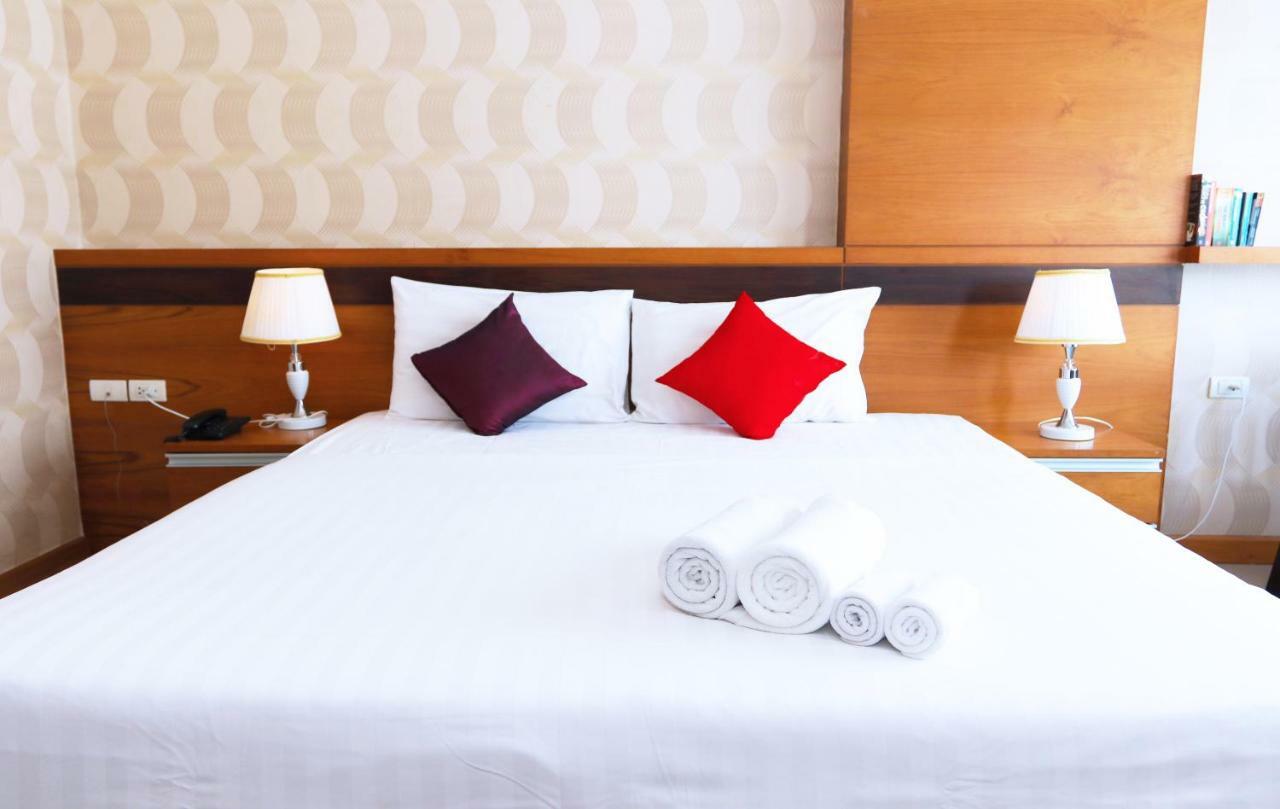 Alexander Hotel Patong Extérieur photo