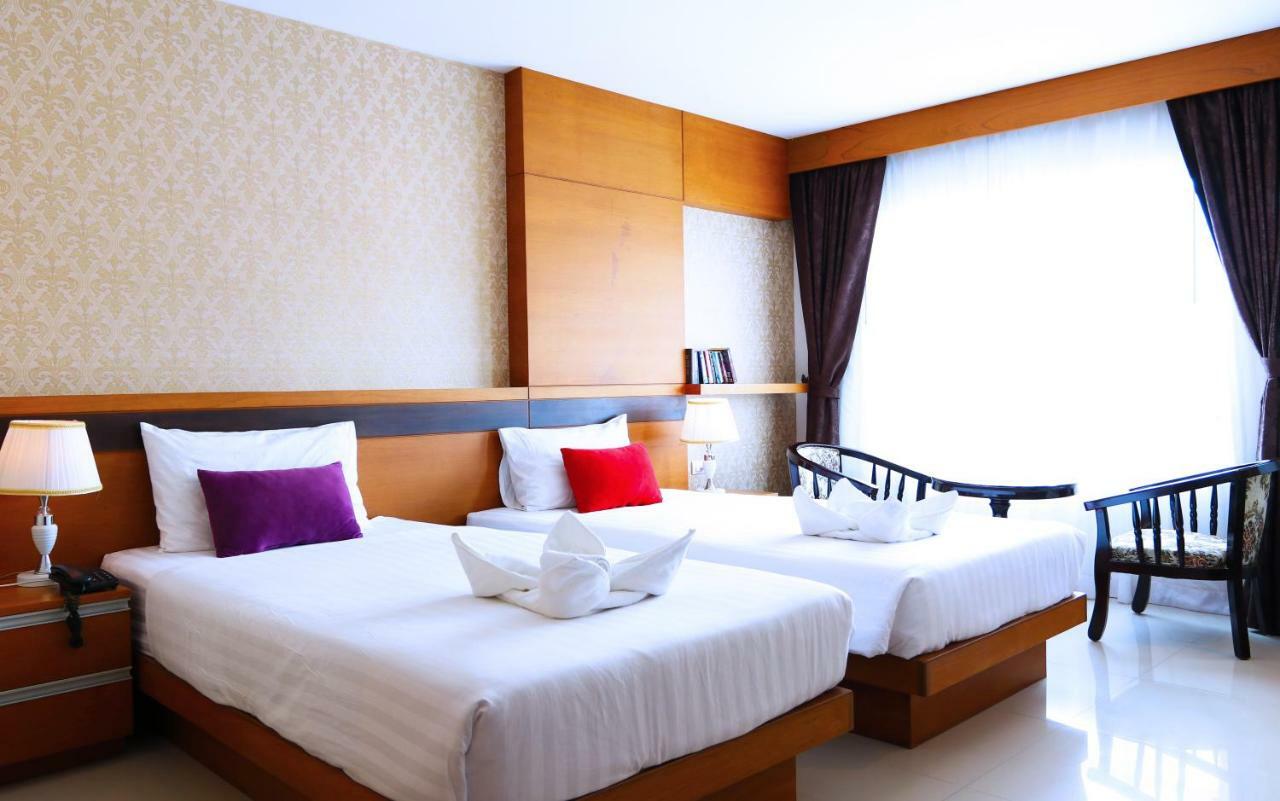 Alexander Hotel Patong Extérieur photo