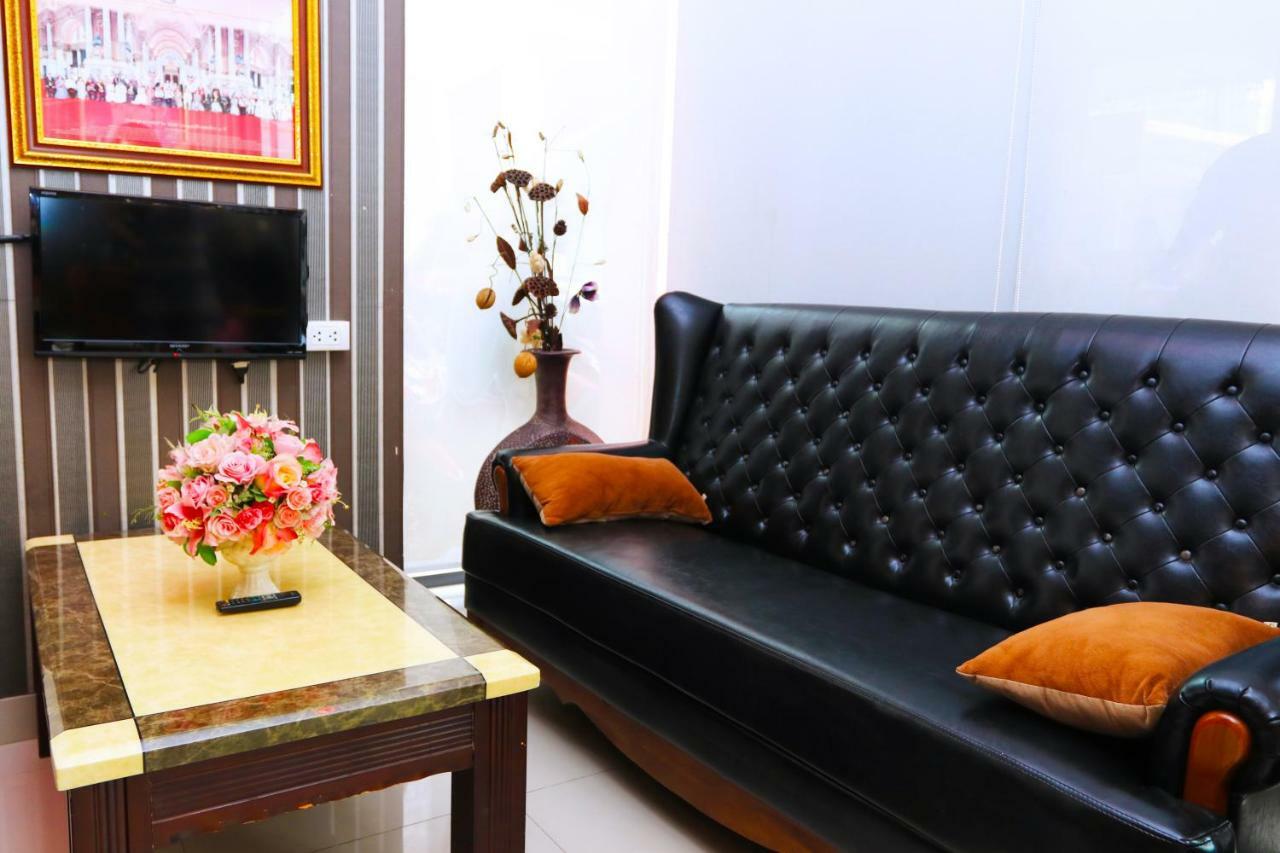 Alexander Hotel Patong Extérieur photo