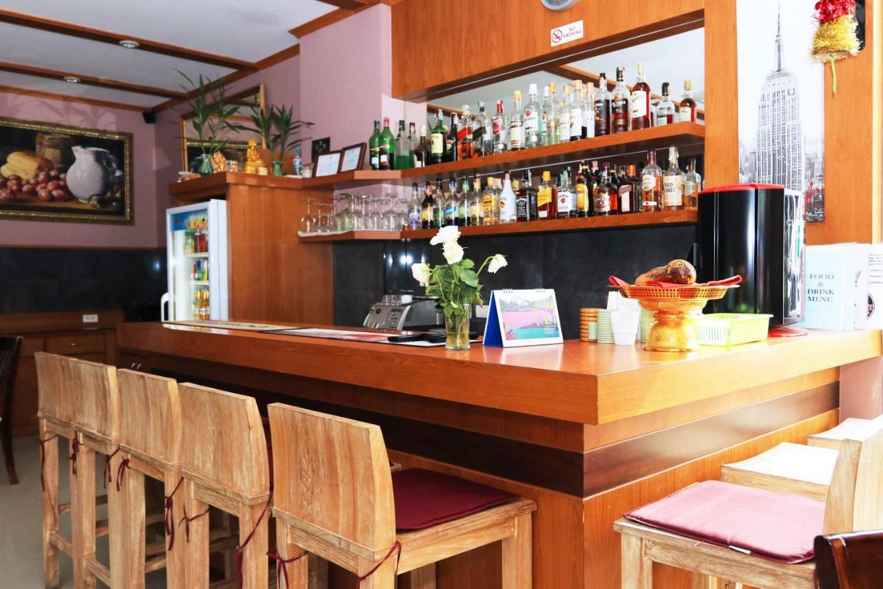 Alexander Hotel Patong Extérieur photo
