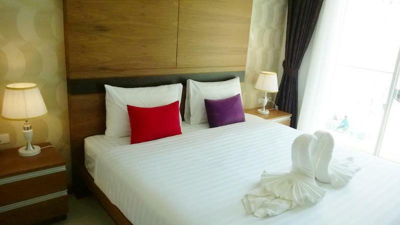 Alexander Hotel Patong Extérieur photo